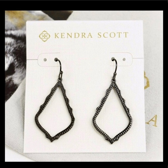 KENDRA SCOTT🆑Special Deals Designer Merchandise-Lowest Price-No Offers-PriceFirm - Picture 2 of 8